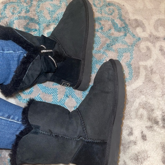 UGG Bailey Bow Boots - Picture 2 of 4